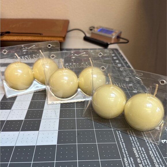 Round Shaped Ivory 2.5 inch Candles Unscented Molca Set Of 6 New Oldstock - Picture 3 of 7